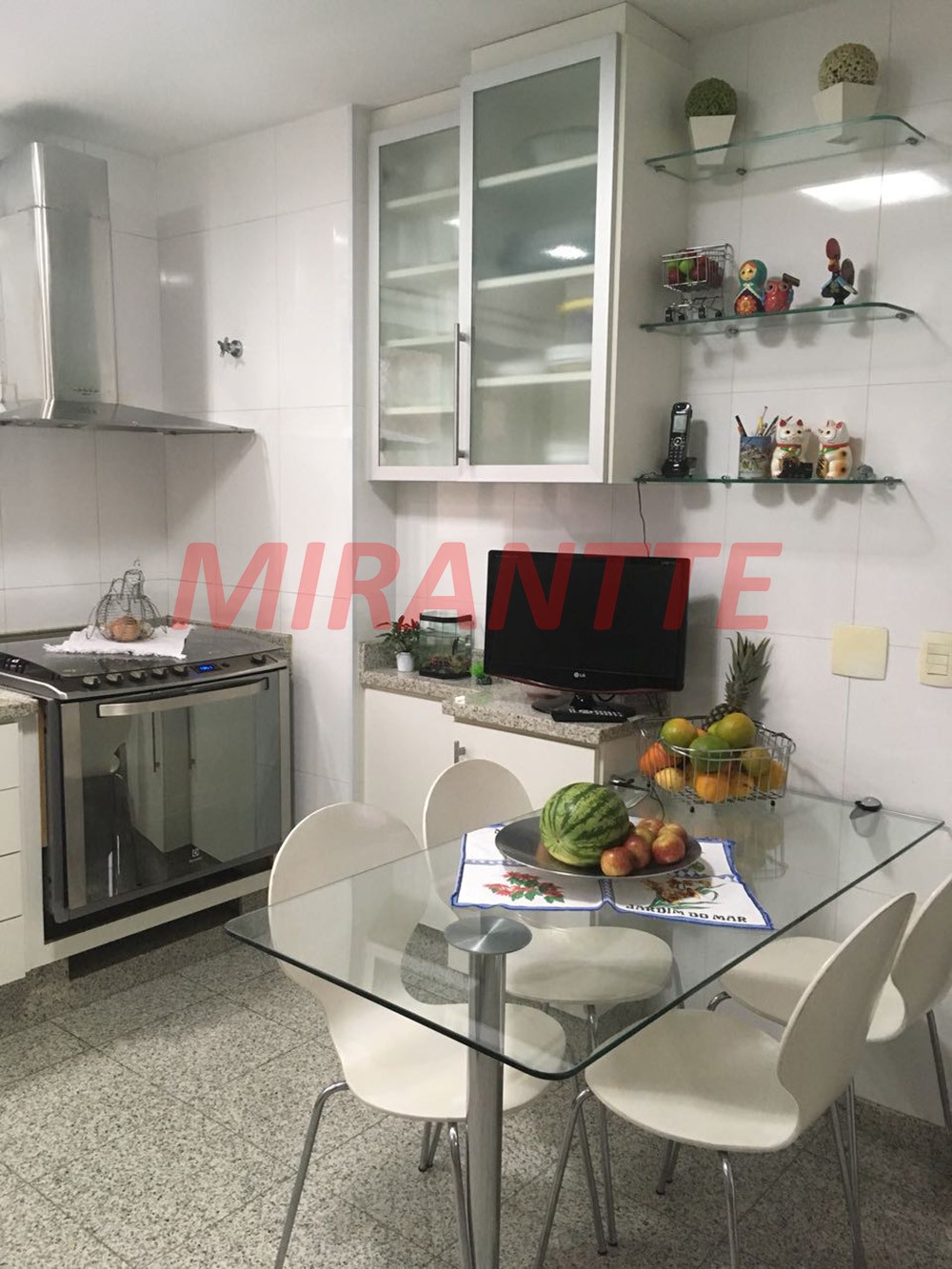 Apartamento de 190m² com 4 quartos em Vila Rosália