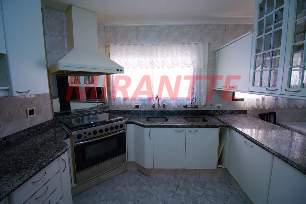 Sobrado de 670m² com 4 quartos em Jardim São Bento