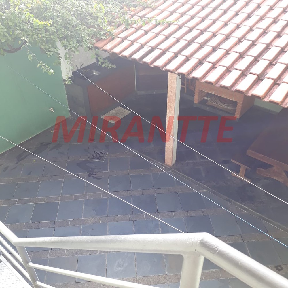 Sobrado de 250m² com 3 quartos em Santana