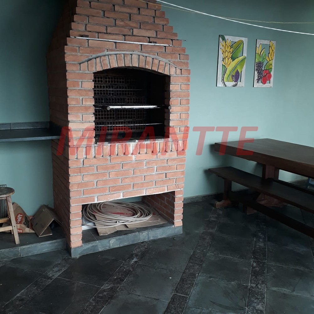 Sobrado de 250m² com 3 quartos em Santana