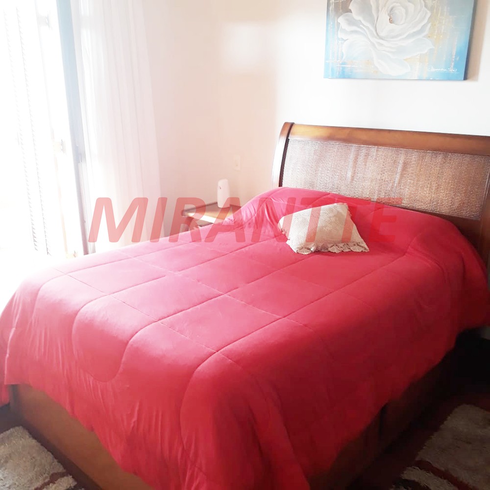 Sobrado de 250m² com 3 quartos em Santana