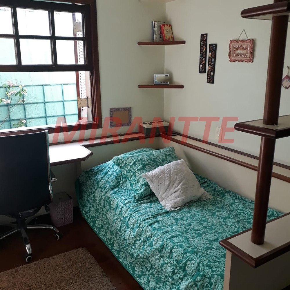 Sobrado de 250m² com 3 quartos em Santana