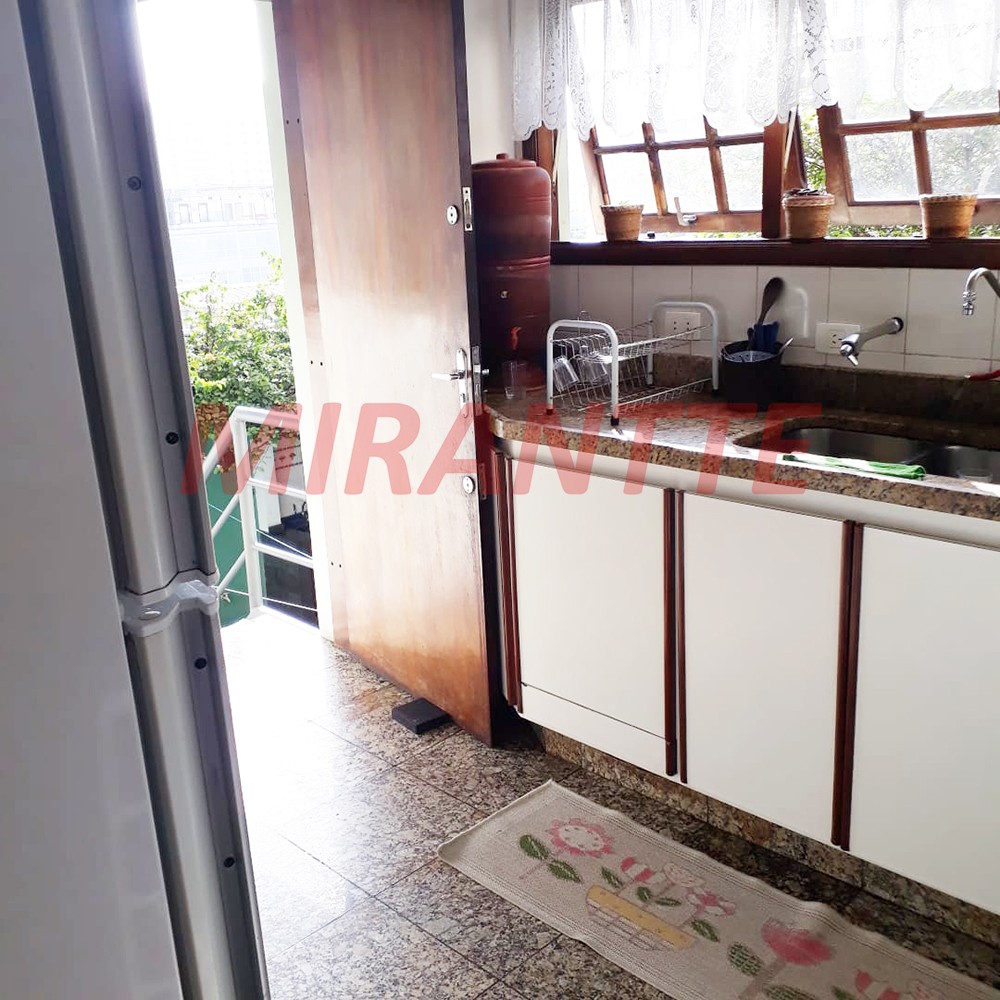 Sobrado de 250m² com 3 quartos em Santana