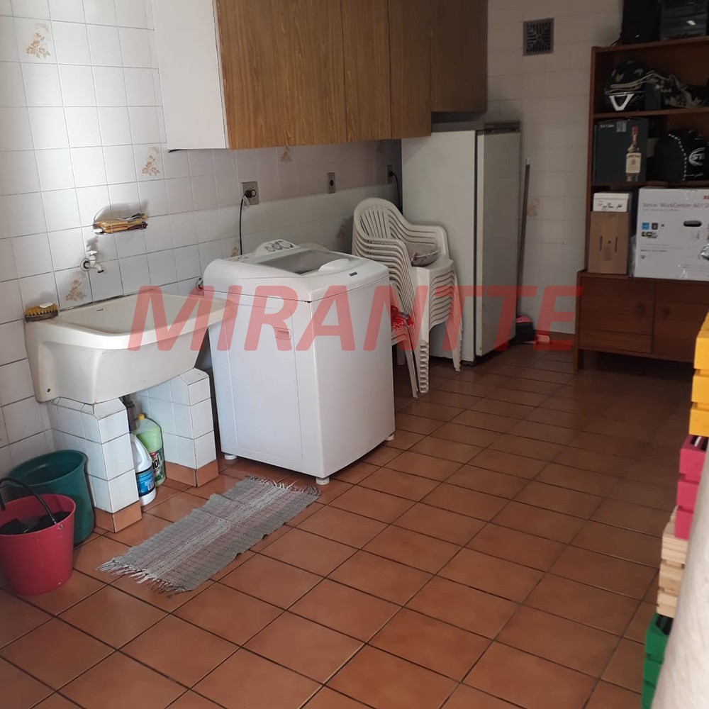 Sobrado de 250m² com 3 quartos em Santana
