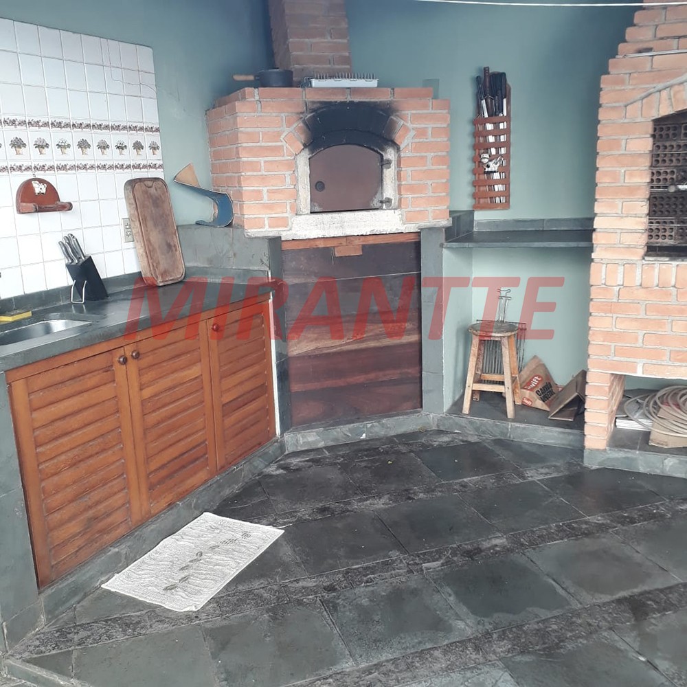 Sobrado de 250m² com 3 quartos em Santana