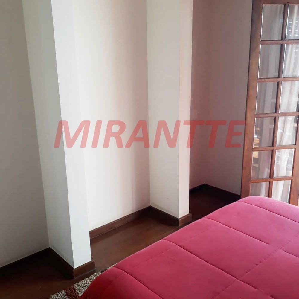 Sobrado de 250m² com 3 quartos em Santana