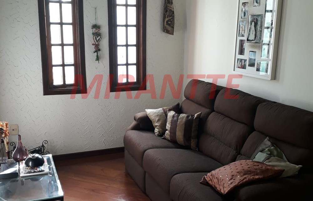 Sobrado de 250m² com 3 quartos em Santana