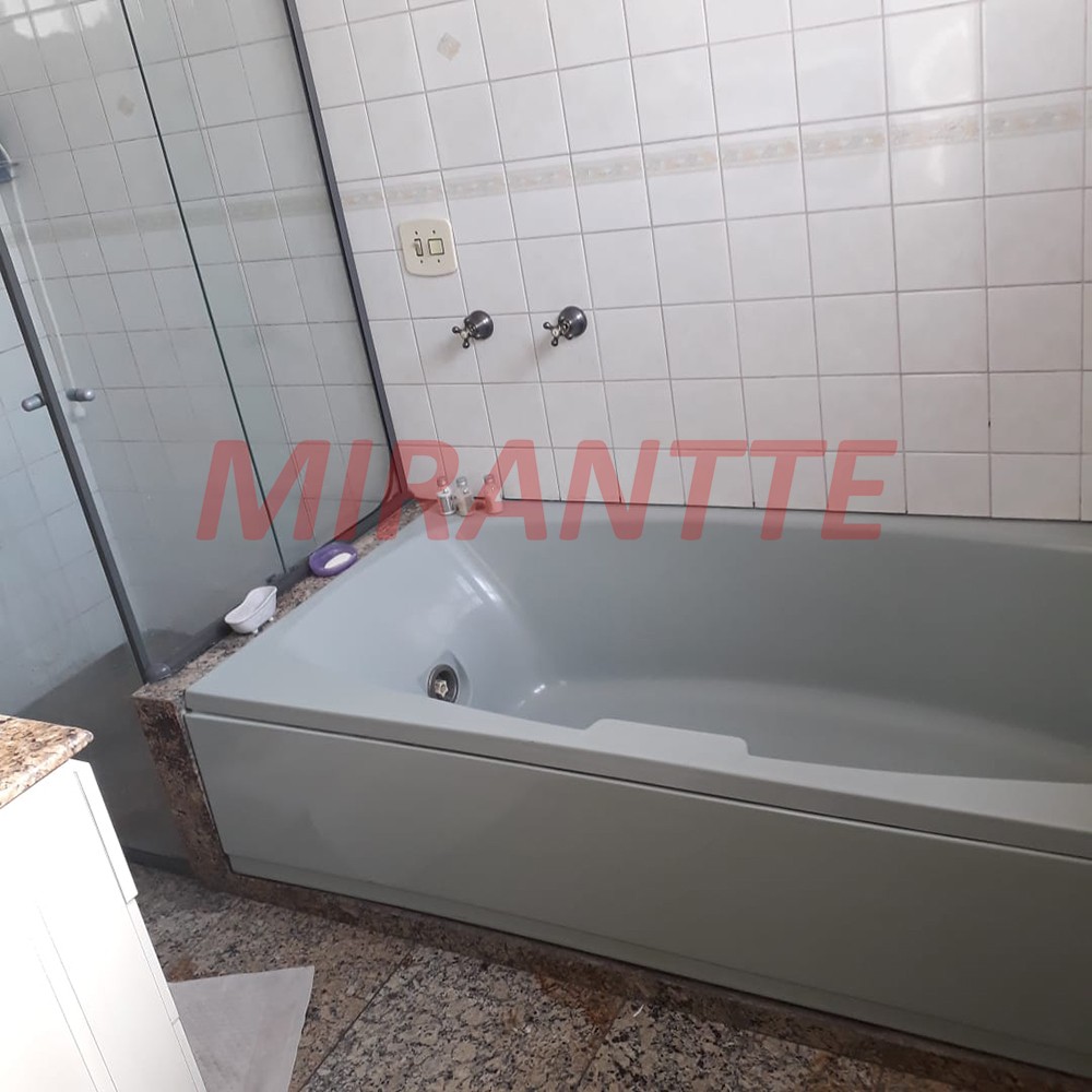 Sobrado de 250m² com 3 quartos em Santana