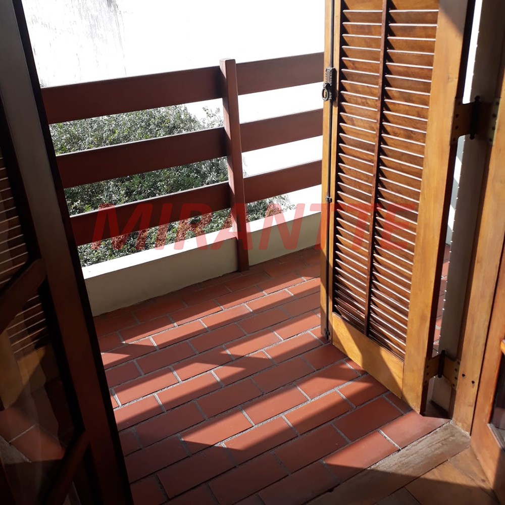 Sobrado de 250m² com 3 quartos em Santana