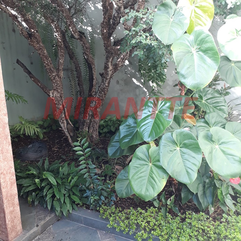 Sobrado de 250m² com 3 quartos em Santana