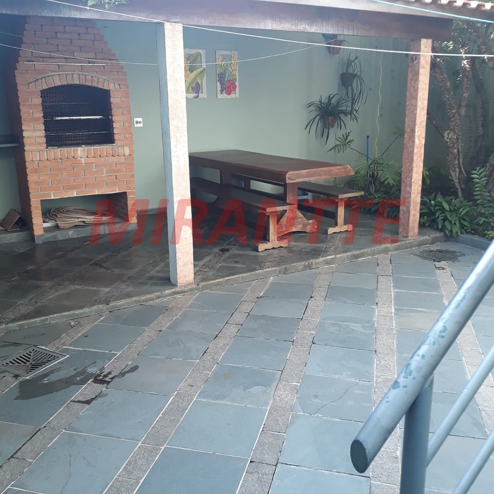 Sobrado de 250m² com 3 quartos em Santana