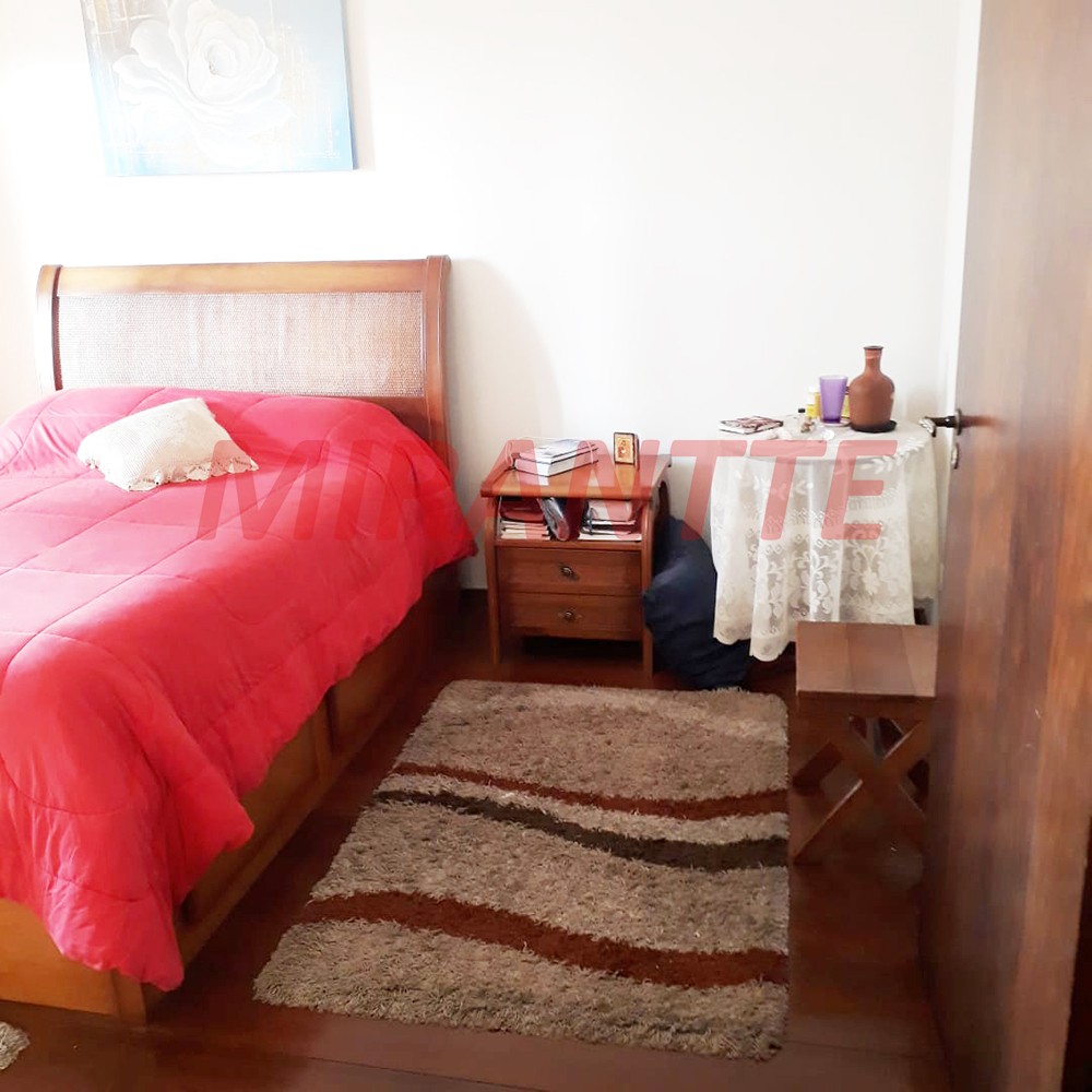 Sobrado de 250m² com 3 quartos em Santana