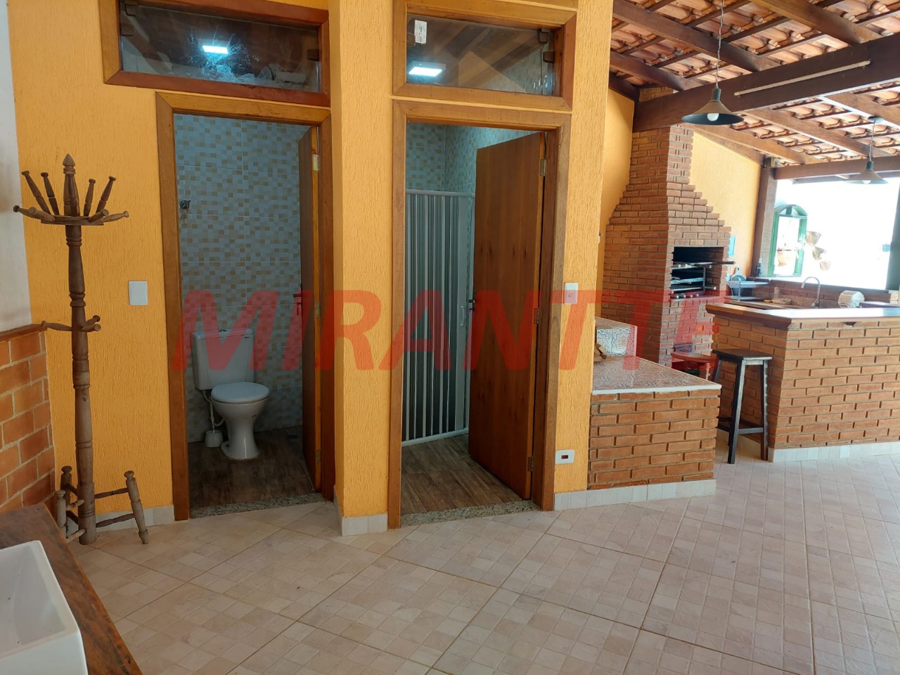 Sobrado de 550m² com 4 quartos em Serra Da Cantareira