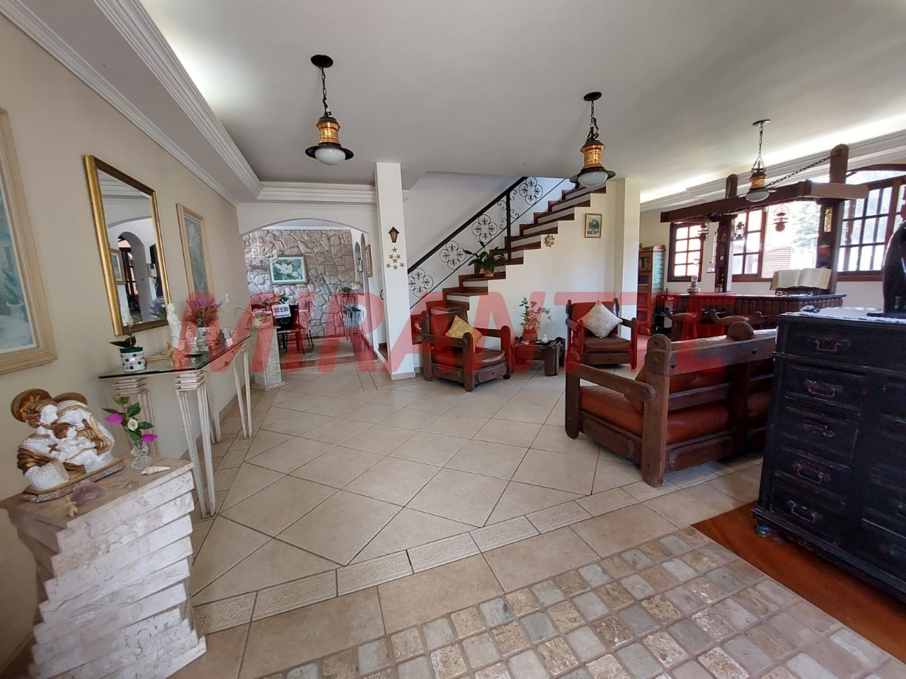 Sobrado de 550m² com 4 quartos em Serra Da Cantareira