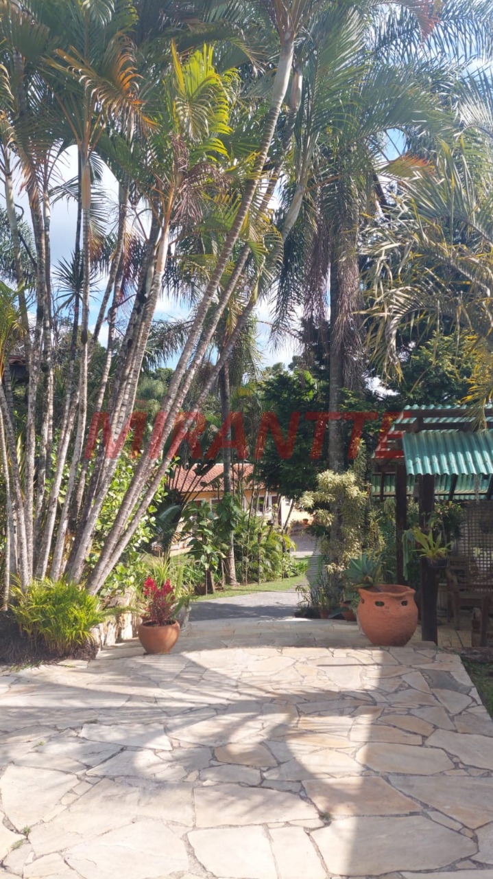 Sobrado de 550m² com 4 quartos em Serra Da Cantareira