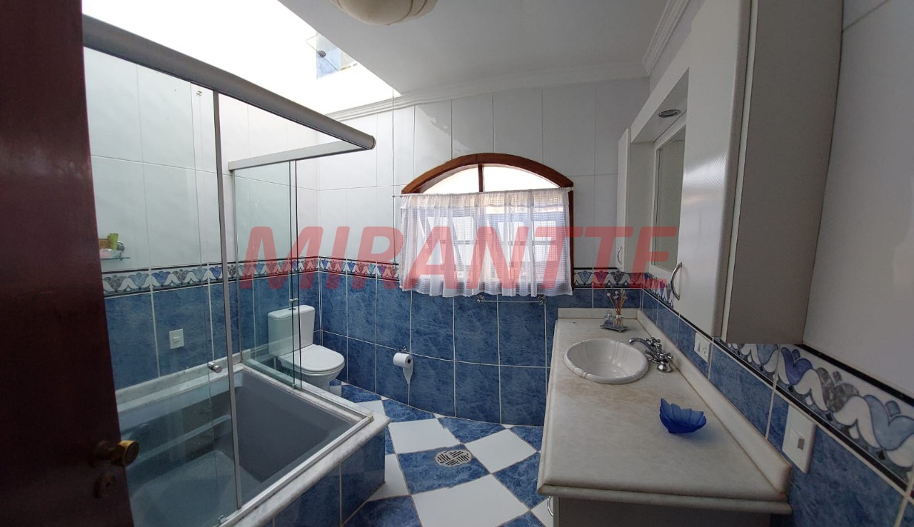 Sobrado de 550m² com 4 quartos em Serra Da Cantareira