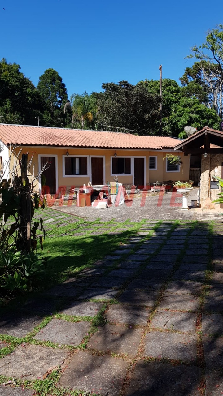 Sobrado de 550m² com 4 quartos em Serra Da Cantareira