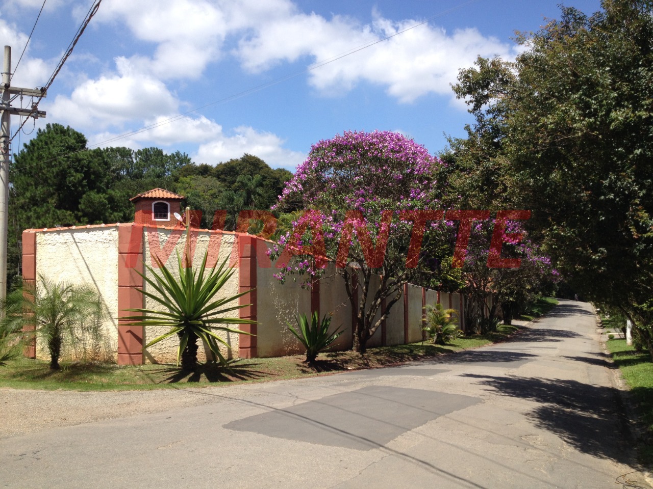 Sobrado de 550m² com 4 quartos em Serra Da Cantareira