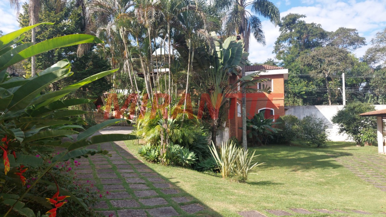 Sobrado de 550m² com 4 quartos em Serra Da Cantareira