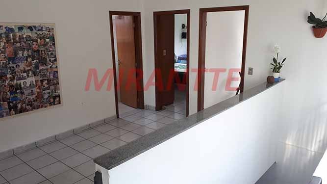 Sobrado de 304m² com 4 quartos em Chora Menino