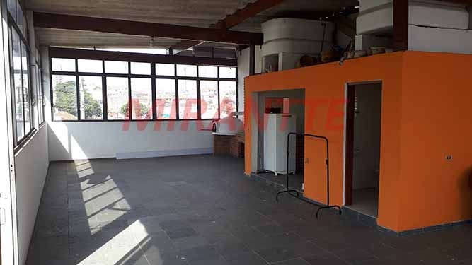 Sobrado de 304m² com 4 quartos em Chora Menino
