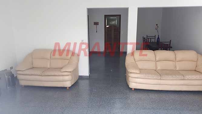 Sobrado de 304m² com 4 quartos em Chora Menino