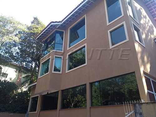 Sobrado de 350m² com 3 quartos em Serra da Cantareira