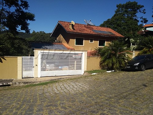 Sobrado de 350m² com 3 quartos em Serra da Cantareira