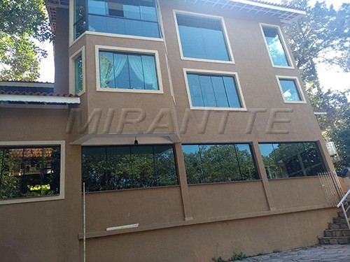 Sobrado de 350m² com 3 quartos em Serra da Cantareira