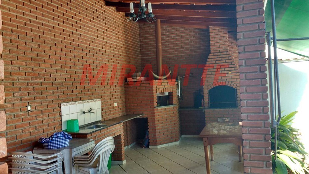 Casa terrea de 248m² com 3 quartos em Santa Terezinha