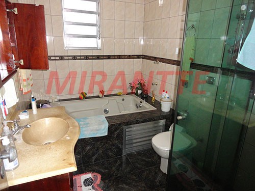 Sobrado de 180m² com 4 quartos em Bortolândia