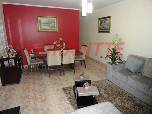 Sobrado de 180m² com 4 quartos em Bortolândia