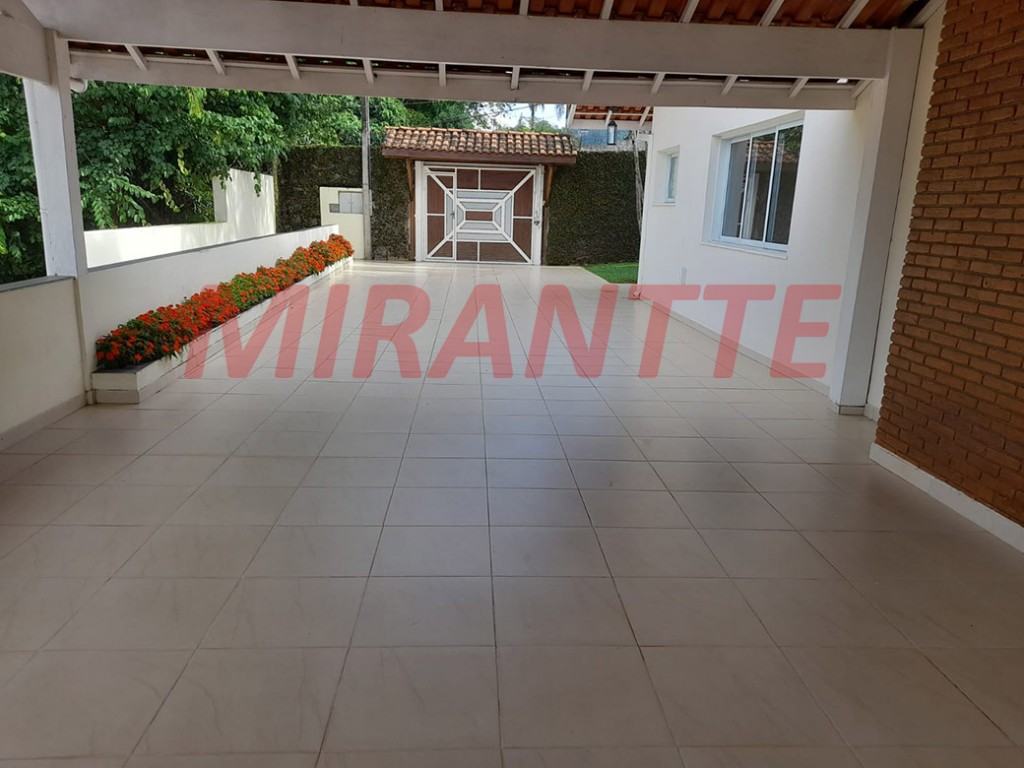 Sobrado de 300m² com 3 quartos em Serra Da Cantareira