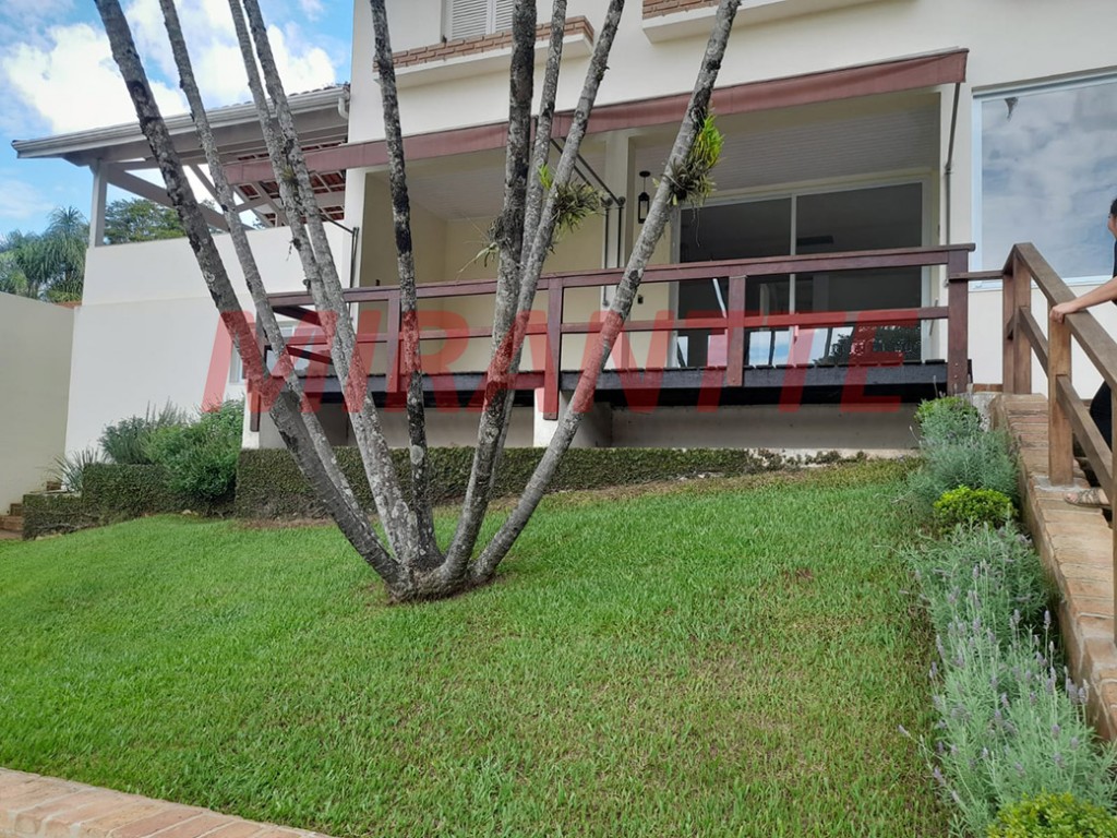 Sobrado de 300m² com 3 quartos em Serra Da Cantareira