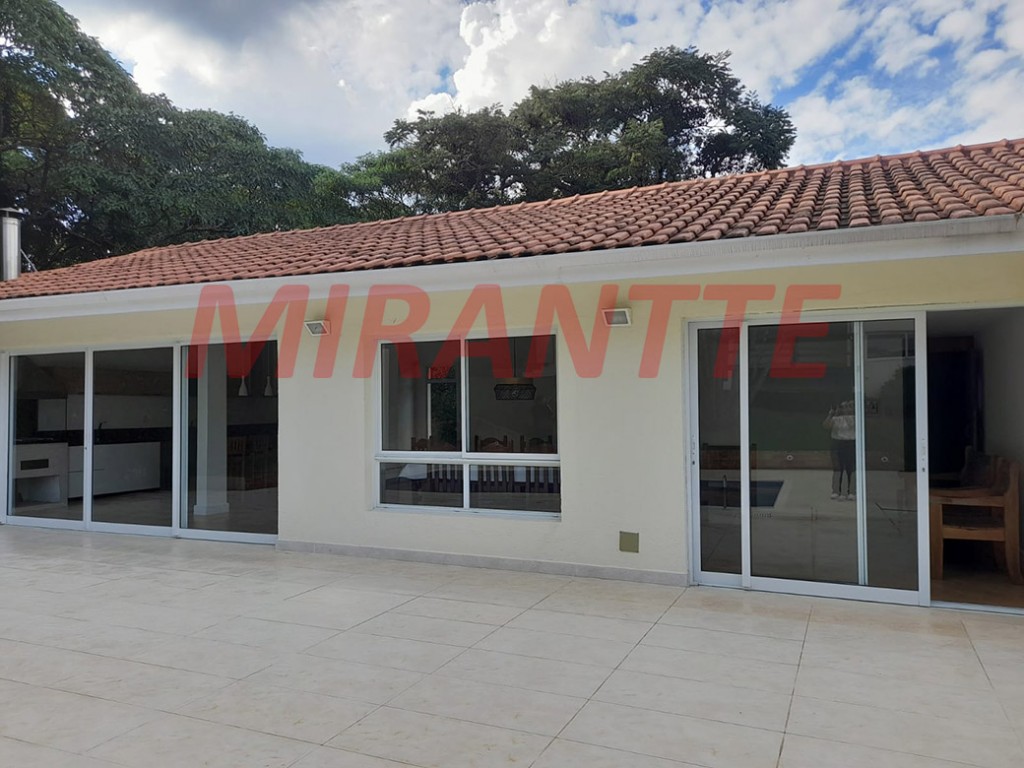 Sobrado de 300m² com 3 quartos em Serra Da Cantareira