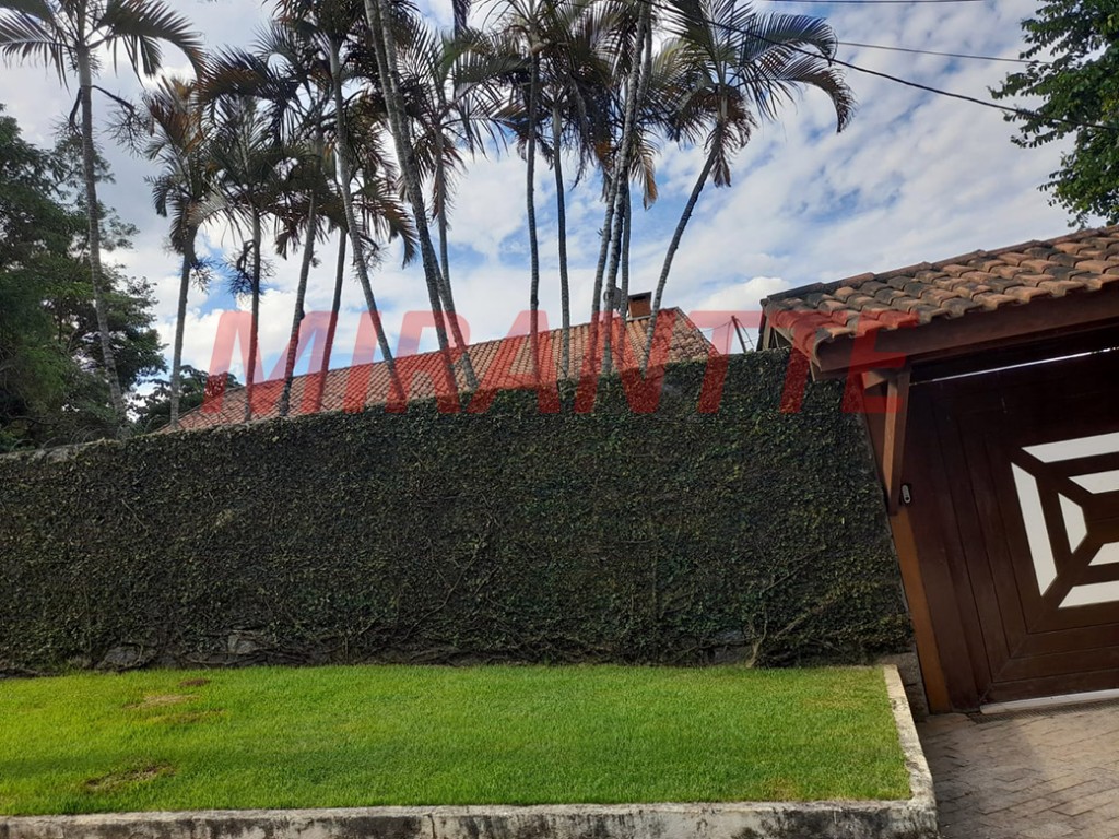 Sobrado de 300m² com 3 quartos em Serra Da Cantareira