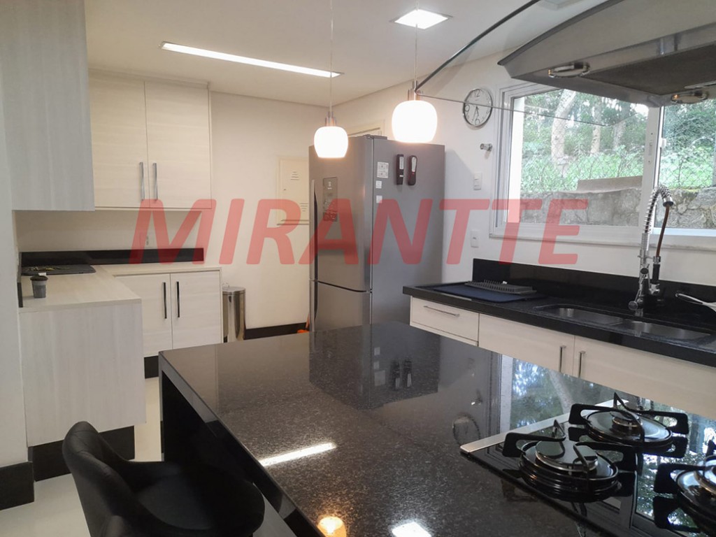 Sobrado de 300m² com 3 quartos em Serra Da Cantareira
