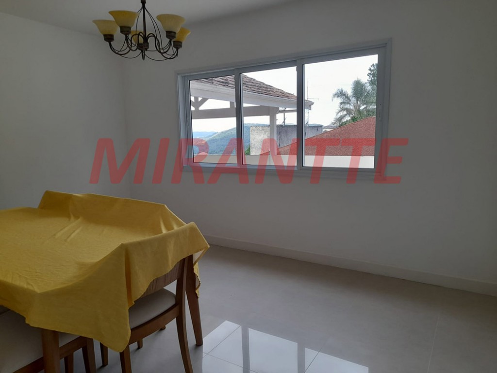 Sobrado de 300m² com 3 quartos em Serra Da Cantareira