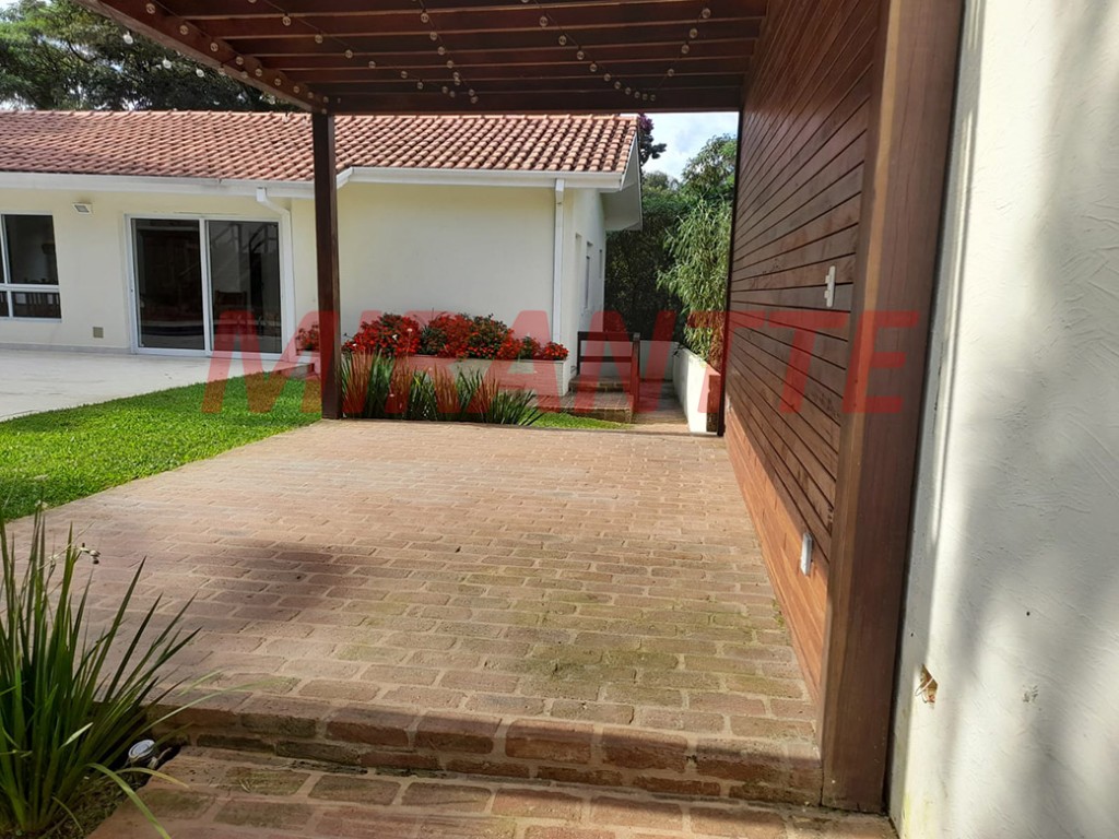 Sobrado de 300m² com 3 quartos em Serra Da Cantareira