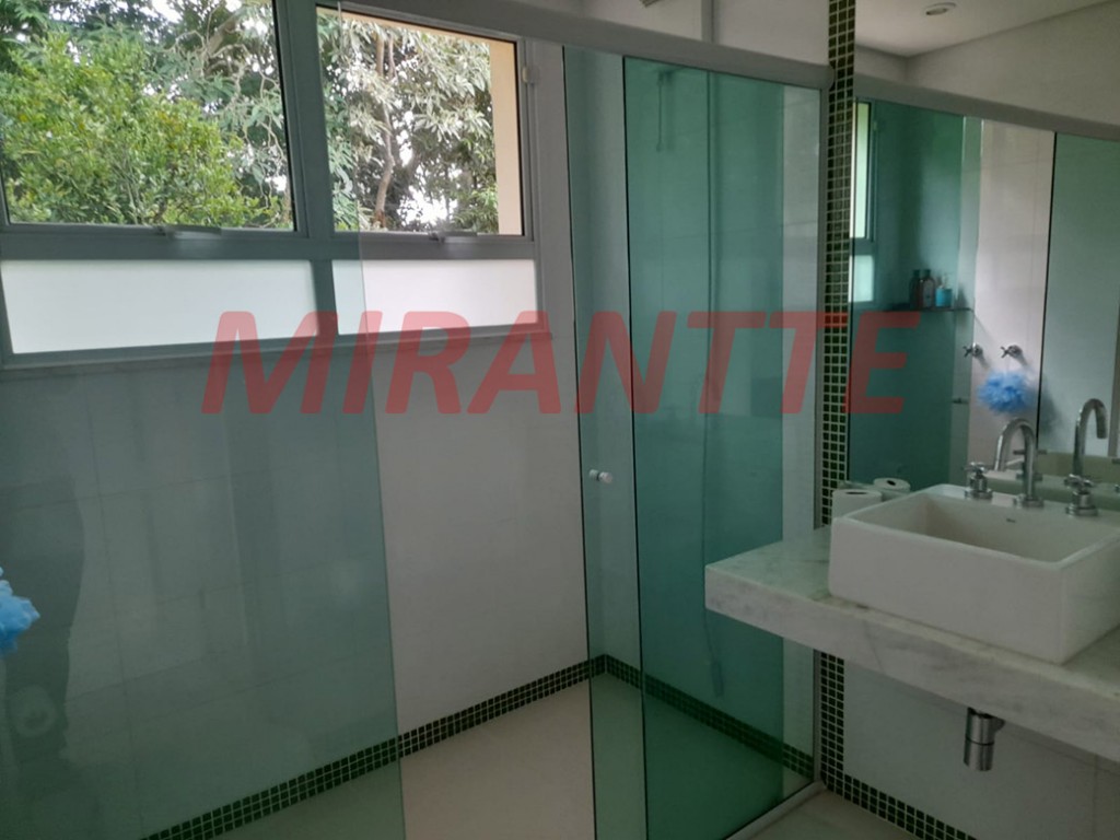 Sobrado de 300m² com 3 quartos em Serra Da Cantareira