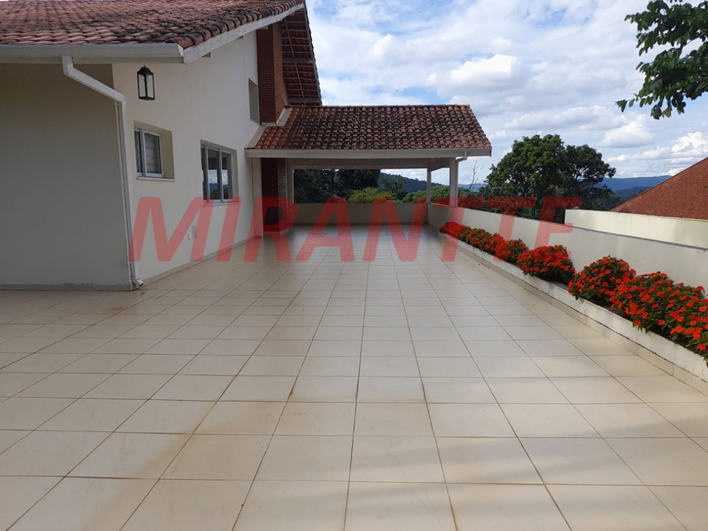 Sobrado de 300m² com 3 quartos em Serra Da Cantareira
