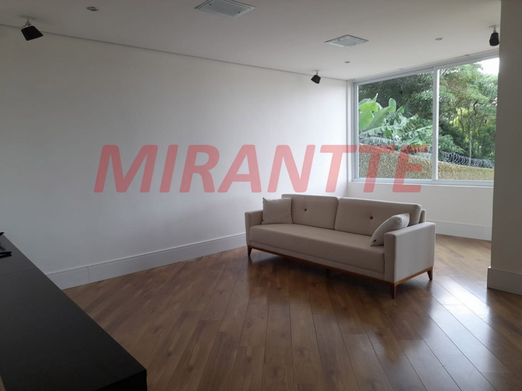 Sobrado de 300m² com 3 quartos em Serra Da Cantareira