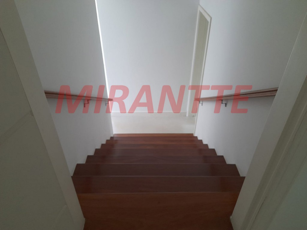 Sobrado de 300m² com 3 quartos em Serra Da Cantareira