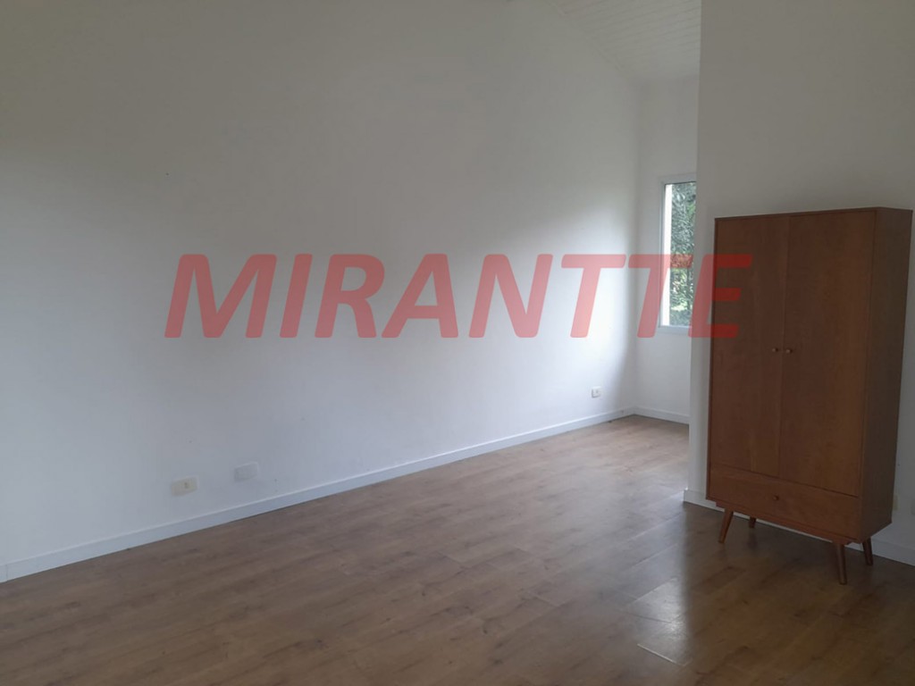 Sobrado de 300m² com 3 quartos em Serra Da Cantareira