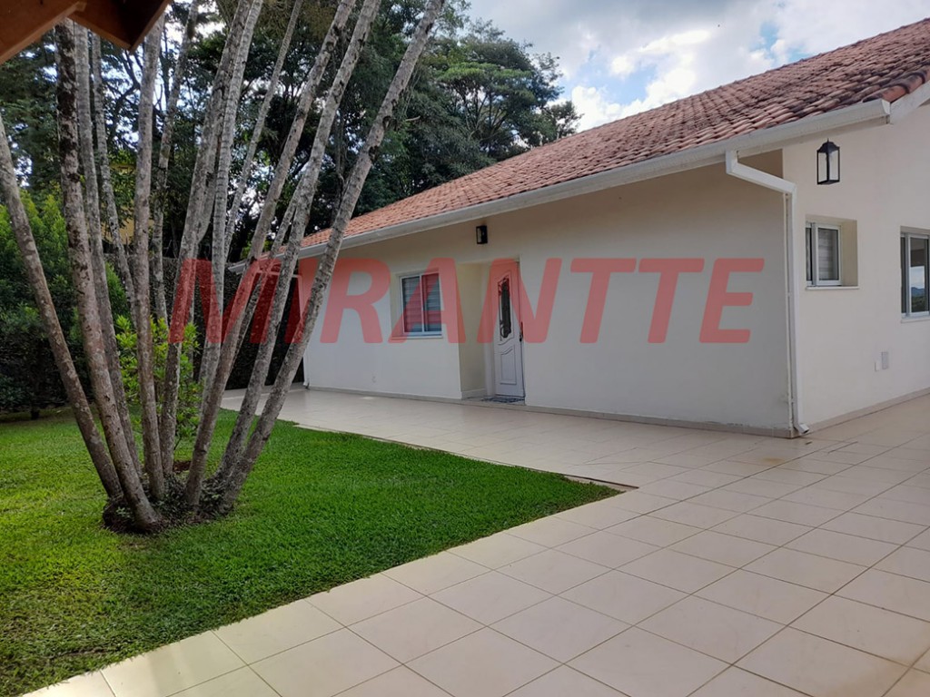Sobrado de 300m² com 3 quartos em Serra Da Cantareira