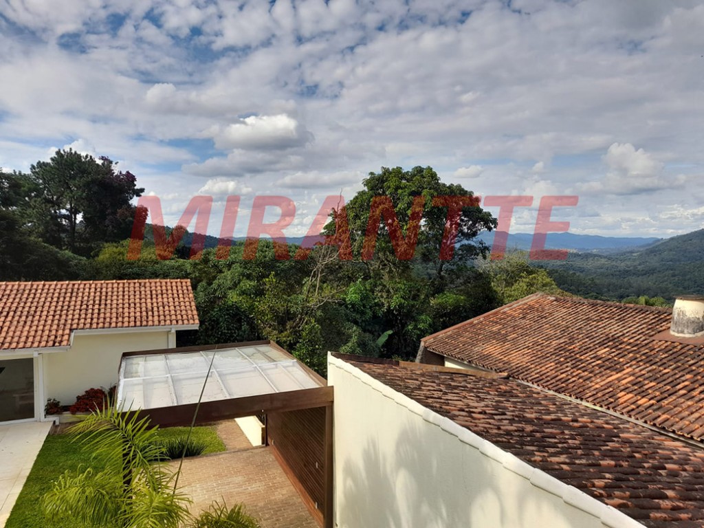 Sobrado de 300m² com 3 quartos em Serra Da Cantareira