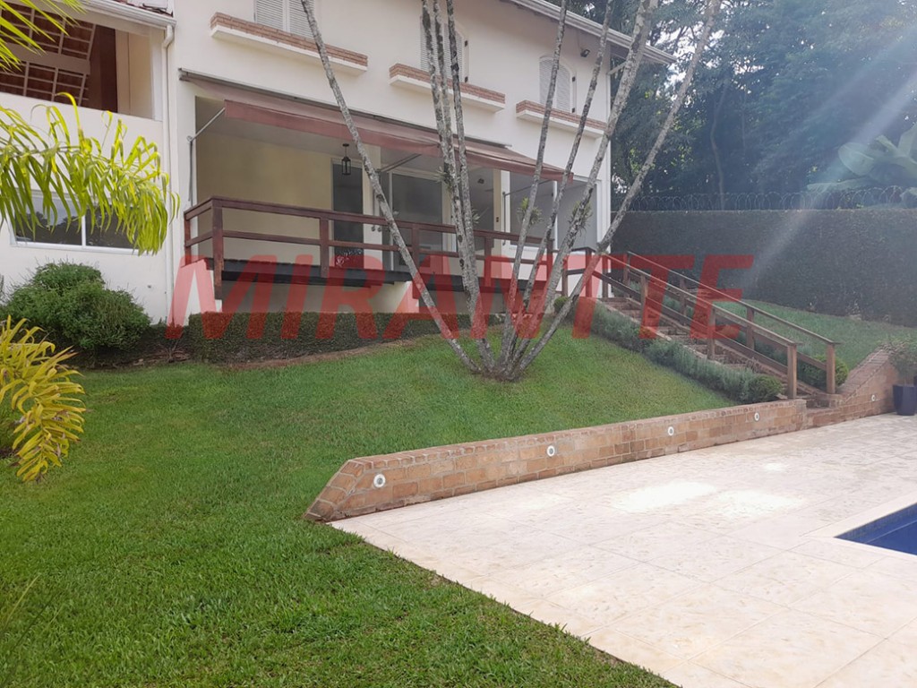 Sobrado de 300m² com 3 quartos em Serra Da Cantareira