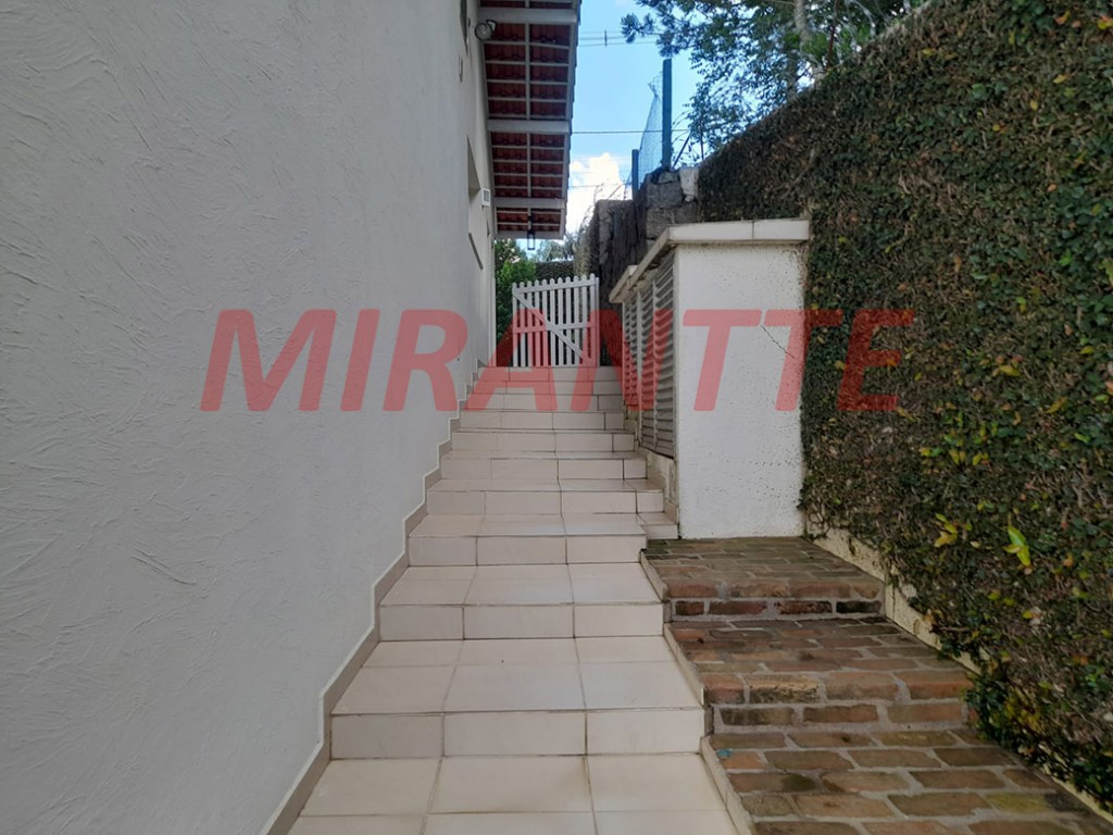 Sobrado de 300m² com 3 quartos em Serra Da Cantareira