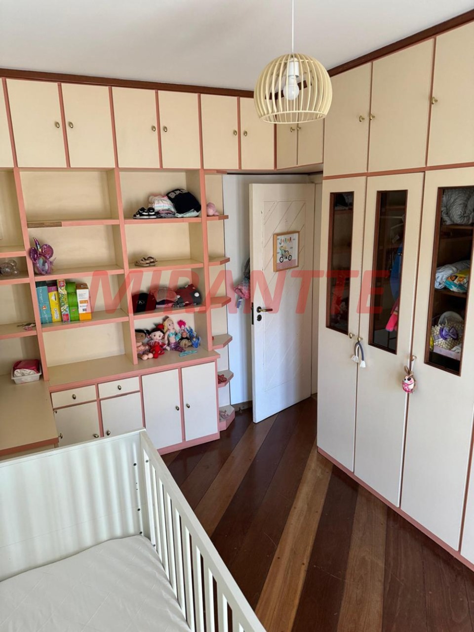 Sobrado de 384m² com 2 quartos em Tremembe