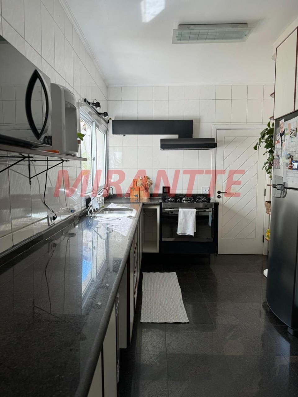 Sobrado de 384m² com 2 quartos em Tremembe